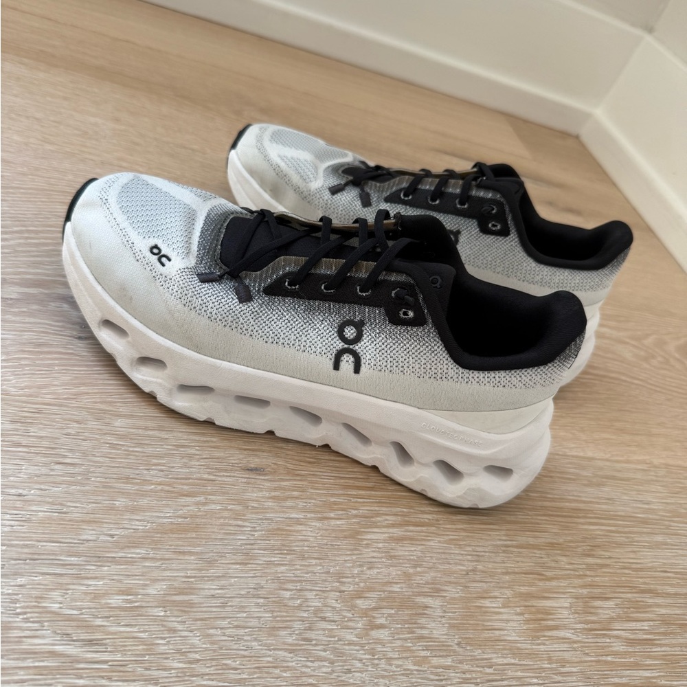 OnCloud Cloudtilt Running Black and White Sneaker
